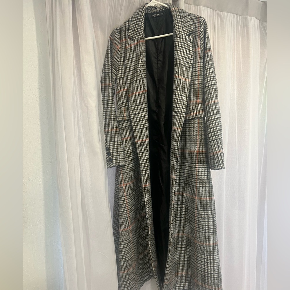 Nasty Gal women’s coat, size 8, print long line - black/white/red